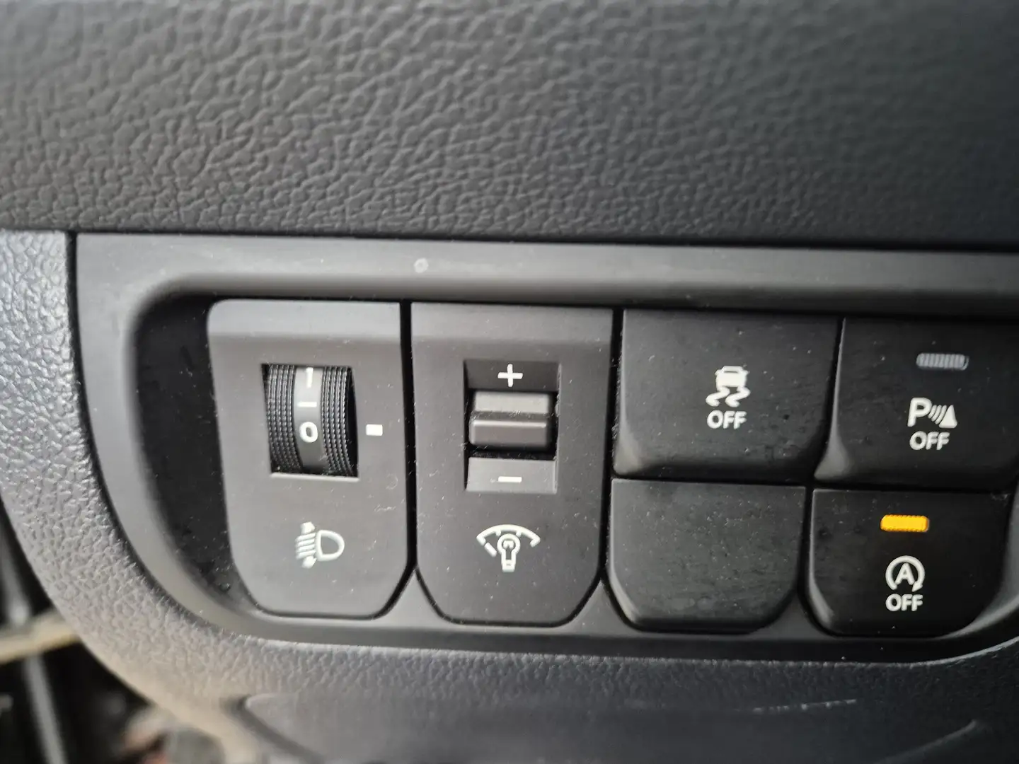 Kia Rio 1.1 CRDI Business Line - 2