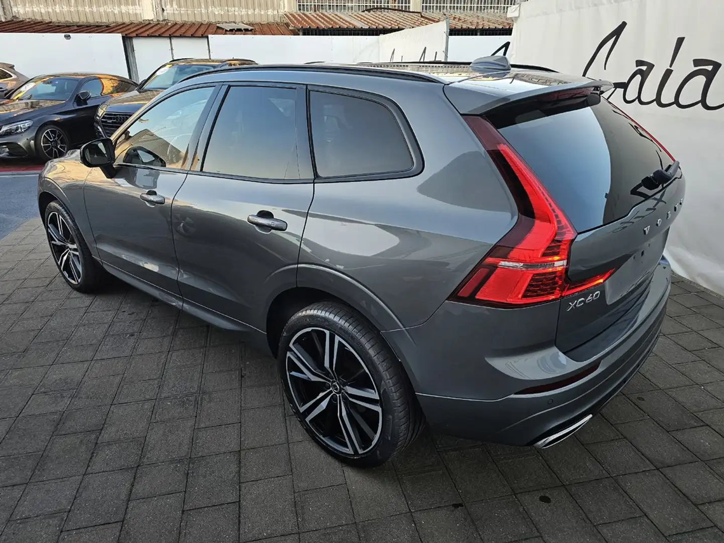 Volvo XC60 2.0 D4 "R-DESIGN" (12/2020) Cerchio 21 RDESIGN Gris - 2