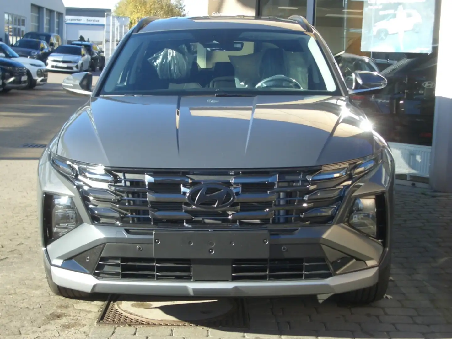 Hyundai TUCSON Facelift MJ2026 1.6 DCT 2WD Trend Gris - 2