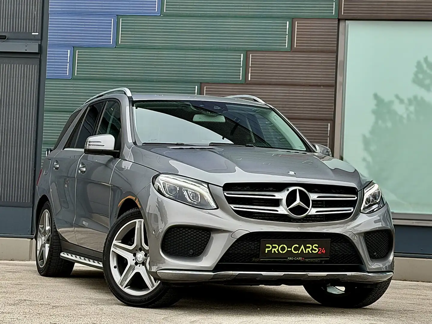 Mercedes-Benz GLE 250 d // 4MATIC // AMG-Line // Luftfahrwerk Grau - 1