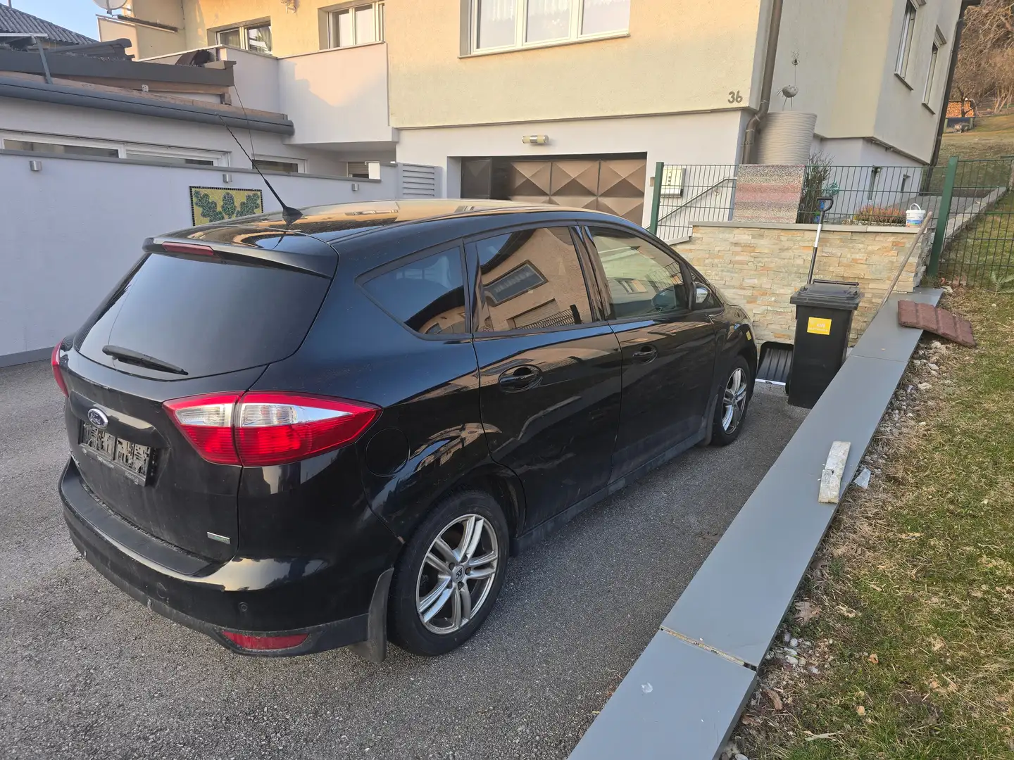 Ford C-Max C-MAX Trend 1,0 EcoBoost Trend Schwarz - 1