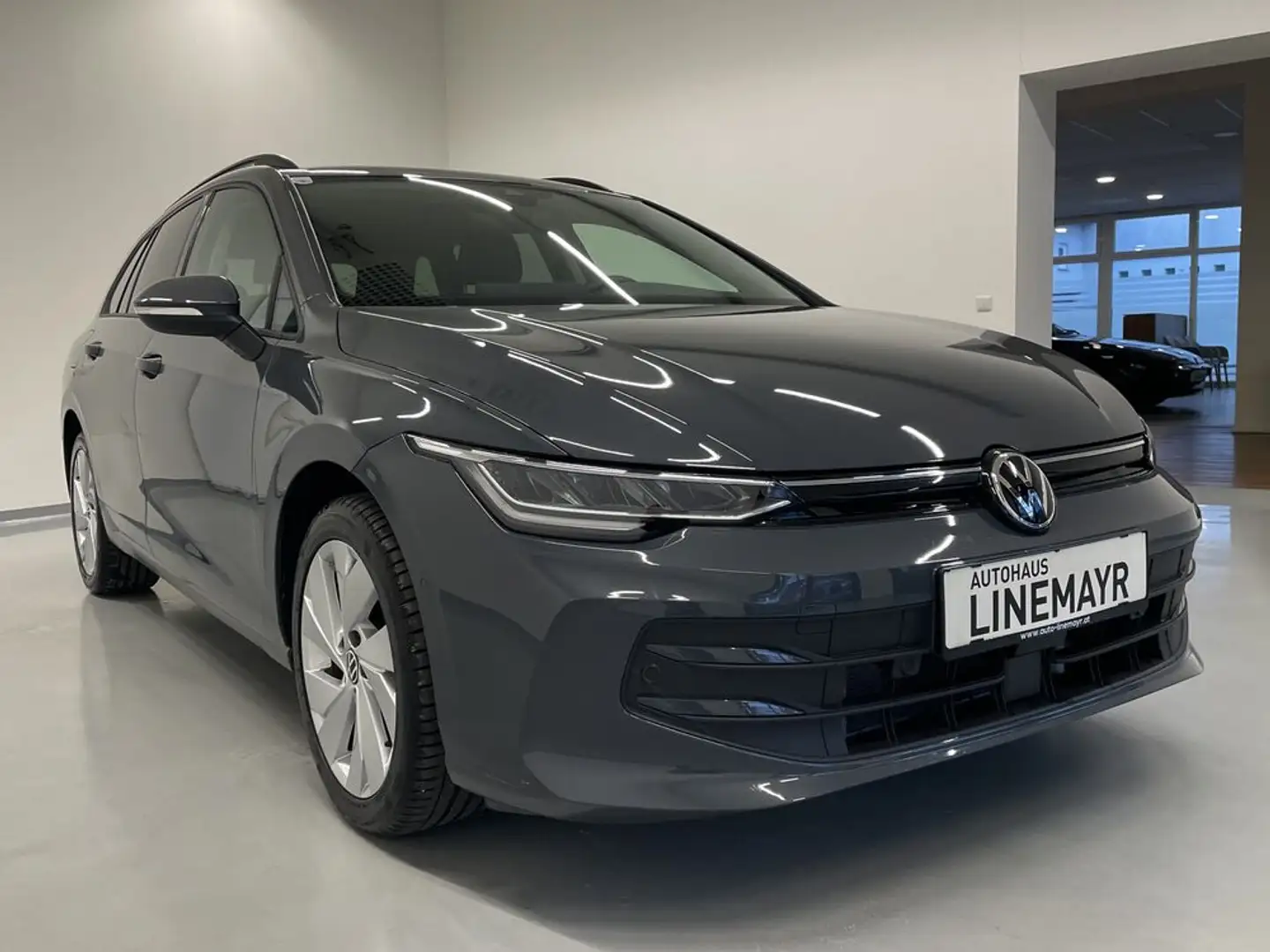 Volkswagen Golf 1.5 eTSI 110 kW Kombi  Life Grau - 2