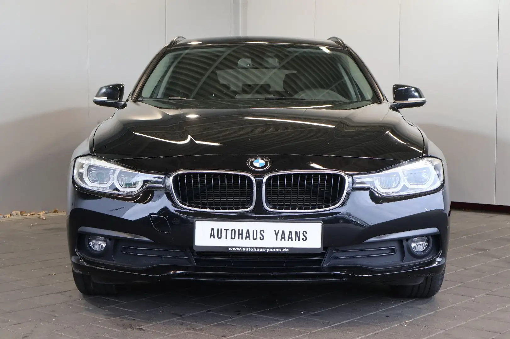 BMW 320 d Advantage NAVI+LED+PDC+ALU Negro - 2