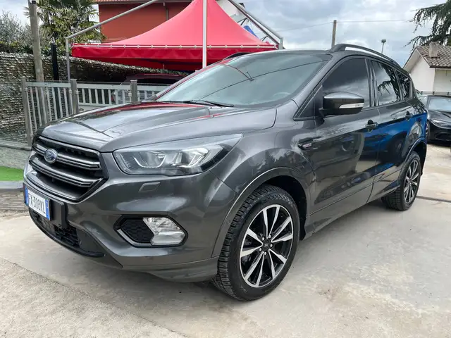 Ford Kuga 2.0 Tdci ST-Line 150 cv AWD