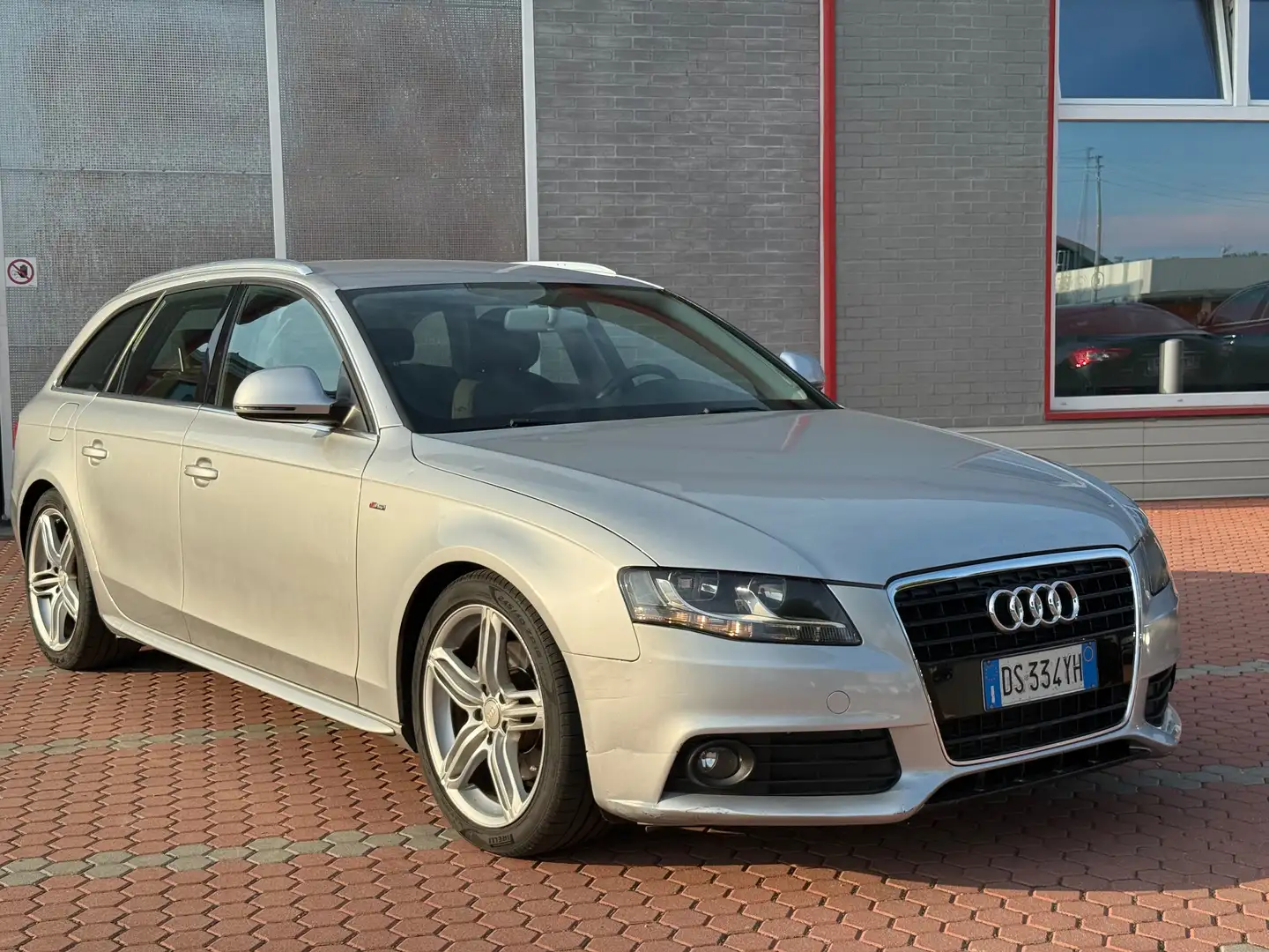 Audi A4 A4  Avant 2.0 tdi Advanced 120cv lieve grandine Grigio - 1