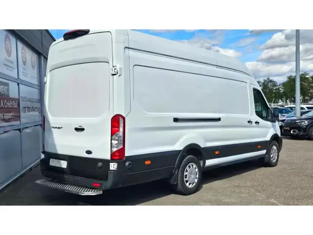Ford Transit view 5