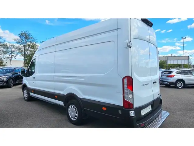 Ford Transit view 6