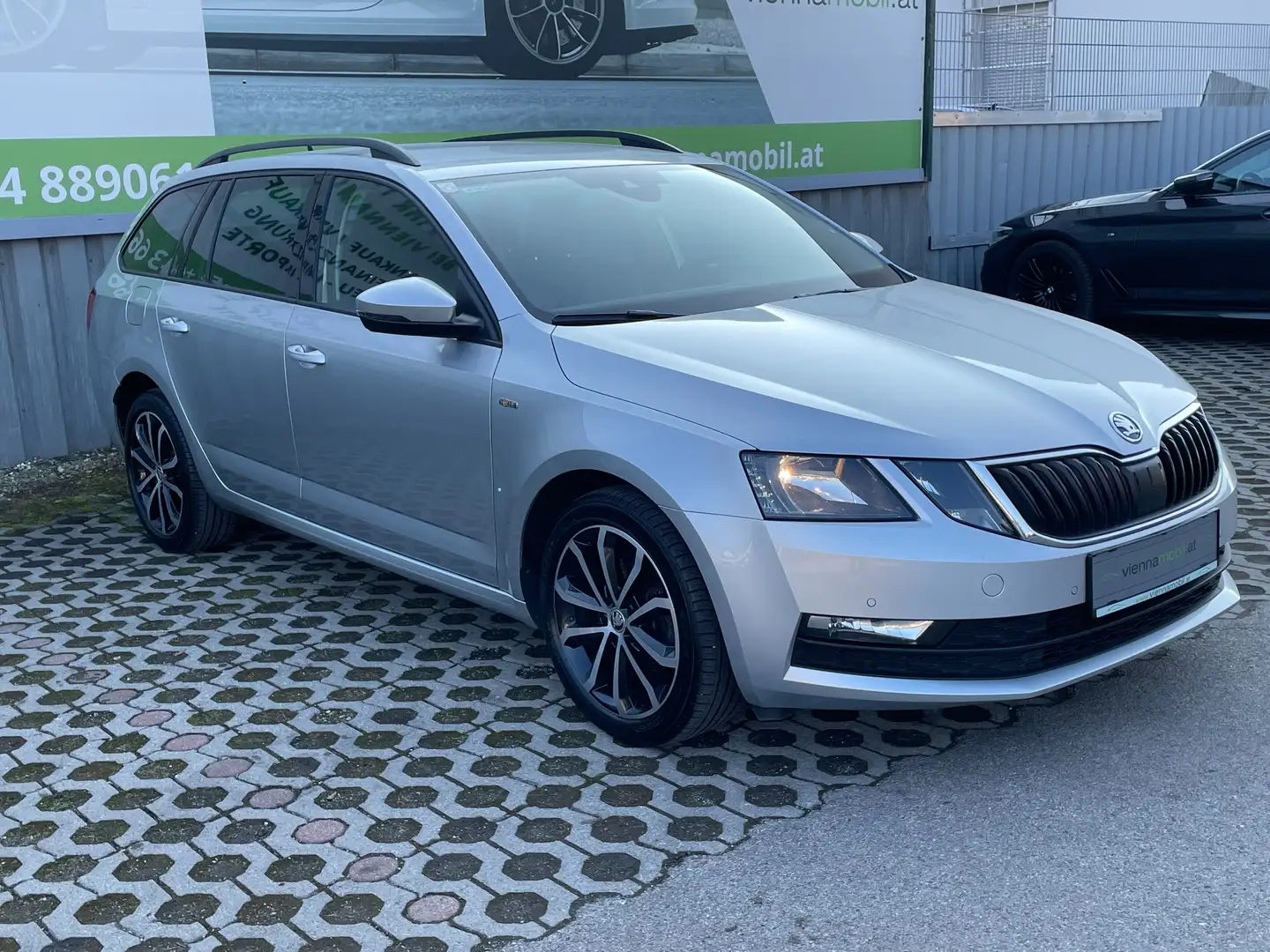 Skoda Octavia Octavia Combi 2,0 Soleil TDI 4x4 Aut.* 2. Besitz * Grau - 1