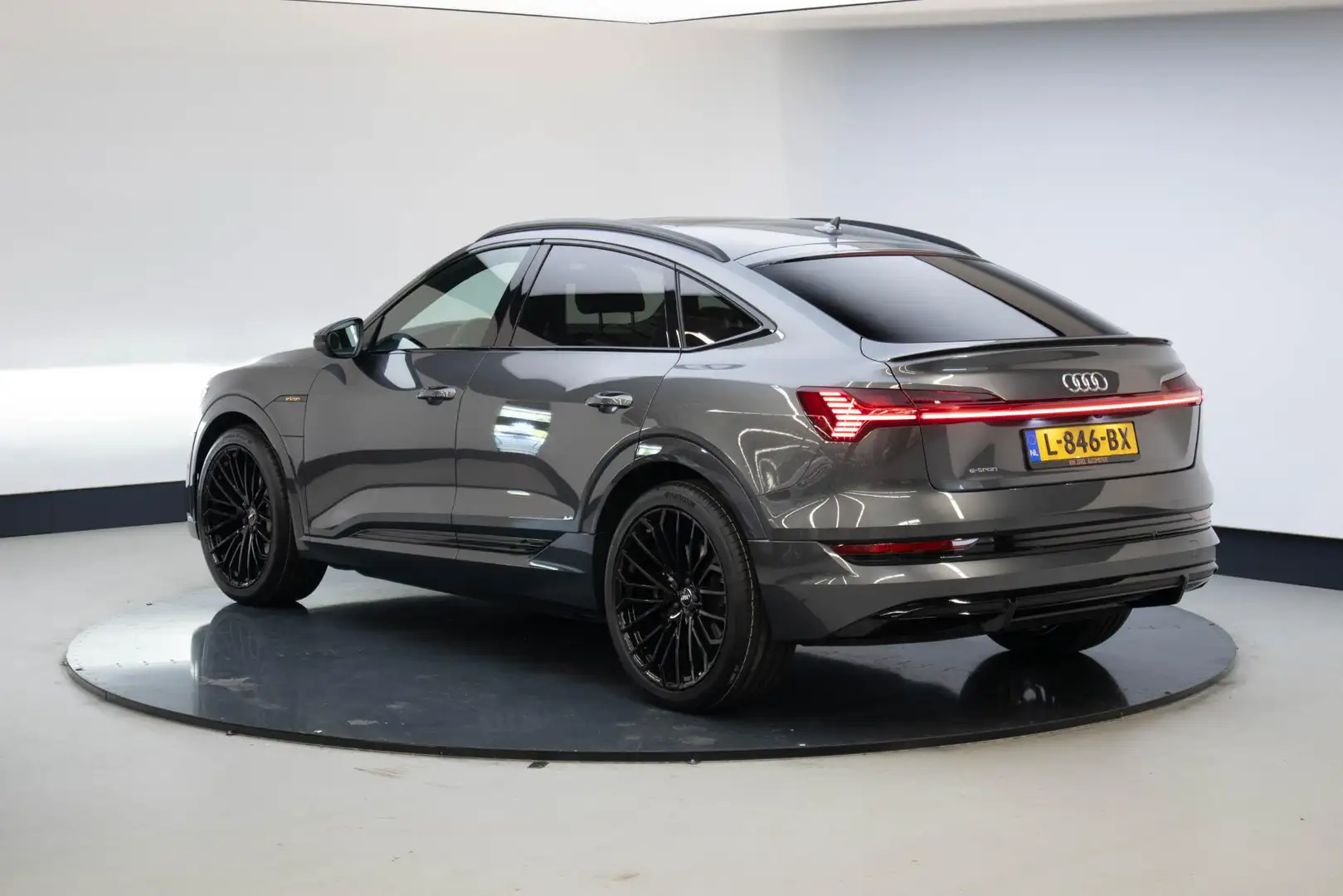 Audi e-tron Sportback 50 quattro S edition 71 kWh | Panoramada Gris - 2