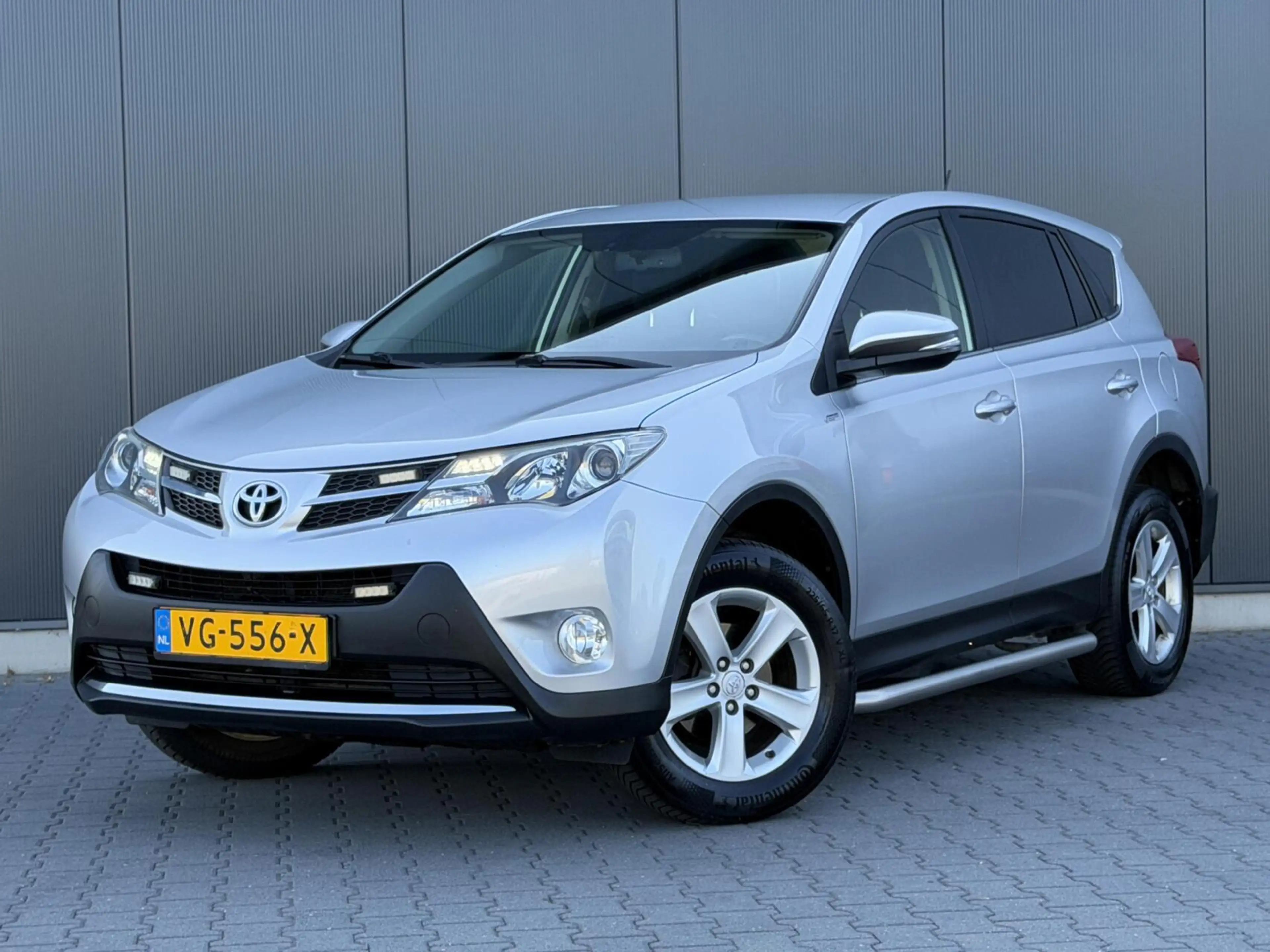 Toyota RAV 4 2.2 D-4D 4WD Grijs Kenteken - 2e Eigenaar - Camera