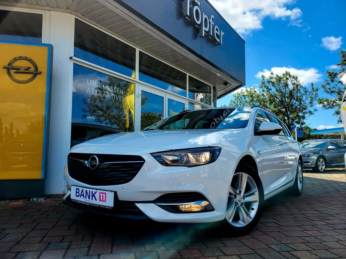 Opel Insignia B ST "Business Edition" Navi/AZV/1-Hand Weiß - 2
