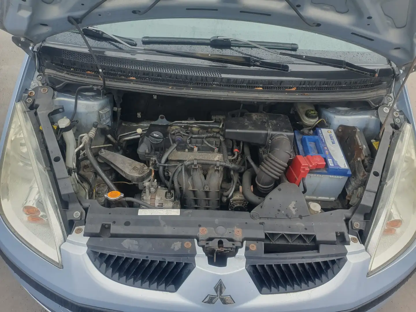 Mitsubishi Colt 1.1 Inform/ Unfallfahrzeug / Motor guter Zustand Grau - 2
