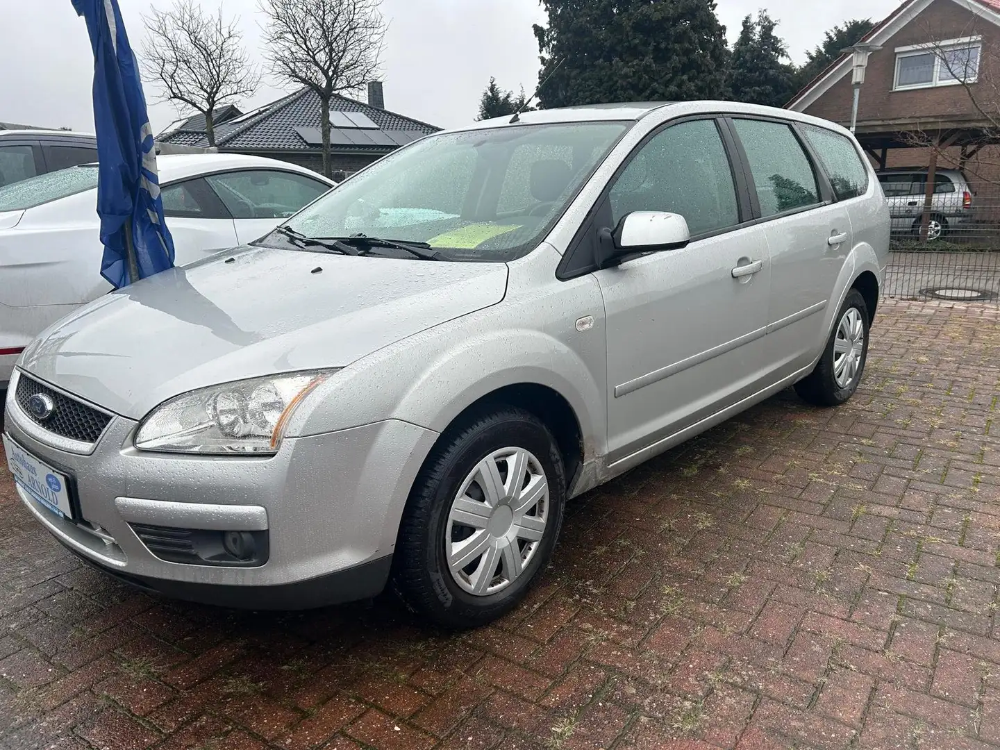 Ford Focus Turnier Style Silber - 2