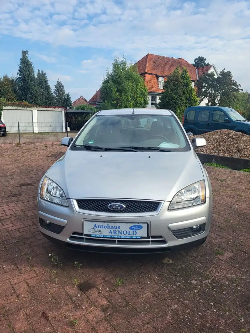 Ford Focus Turnier Style Silber - 1