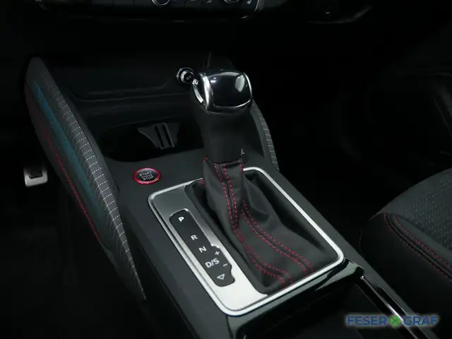Audi SQ2 view 9