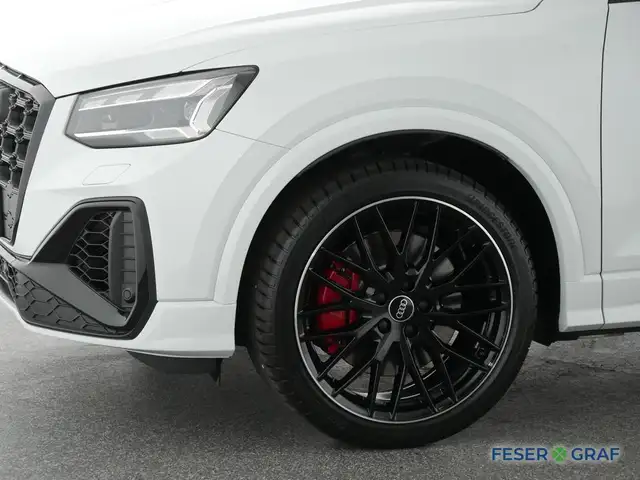 Audi SQ2 view 15