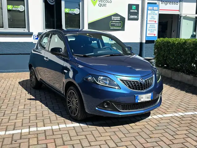 Lancia Ypsilon