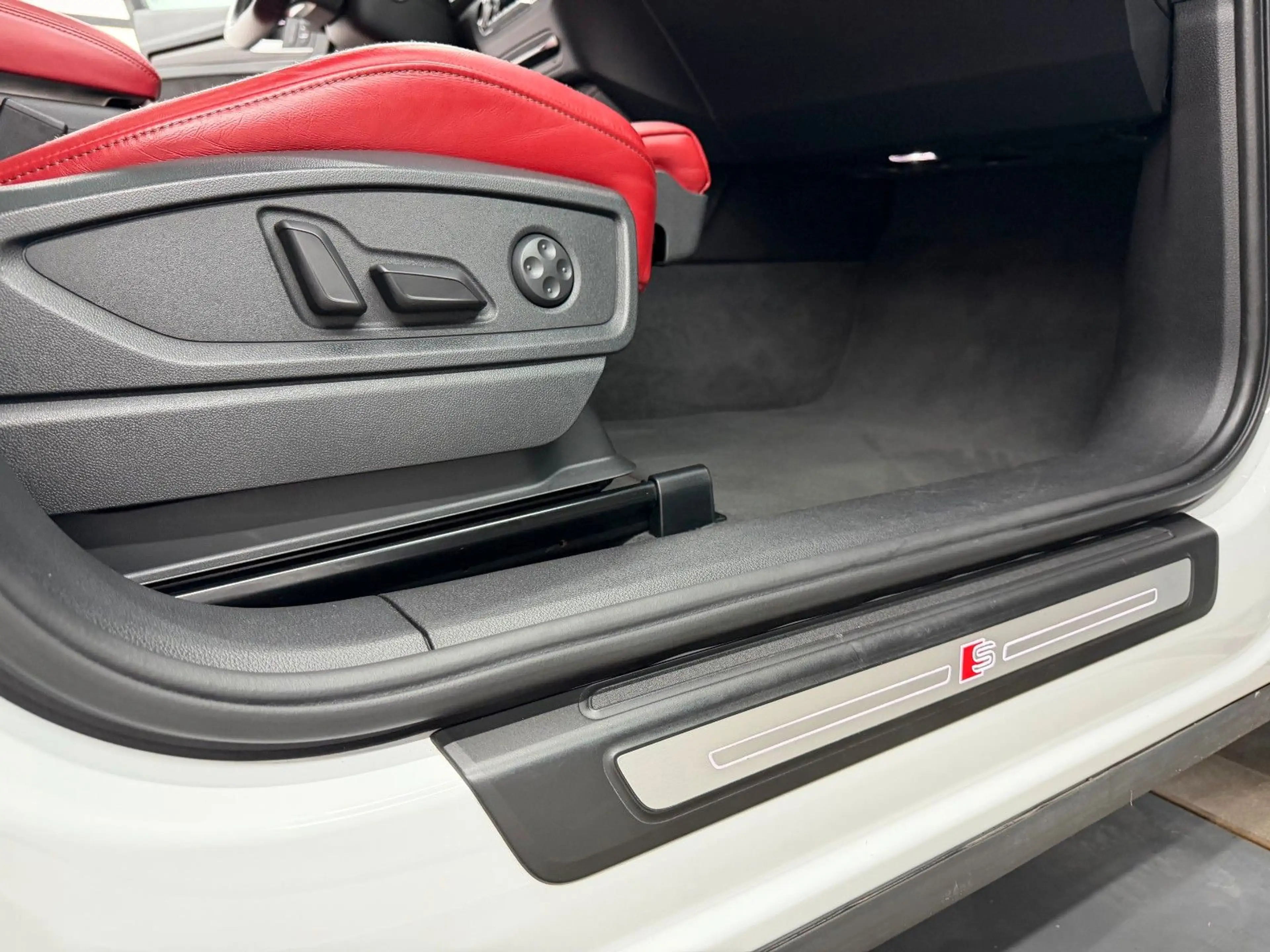 Audi SQ5 3.0 TFSI Premium Plus quattro/Memo/Pano/B&o/ — photo 14