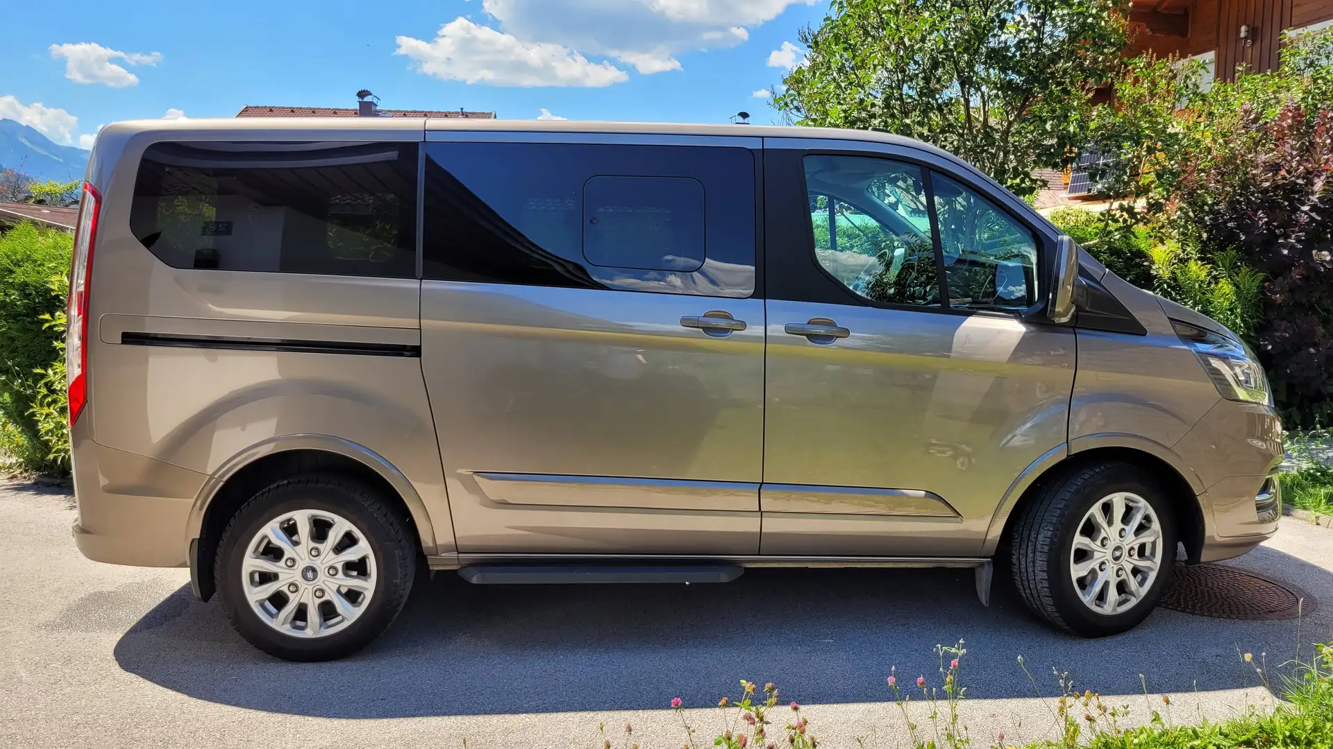 Ford Tourneo Custom Ford Tourneo Custom 2,0 EcoBlue 320 L1 Titanium Aut. Kleinbus Grau - 2