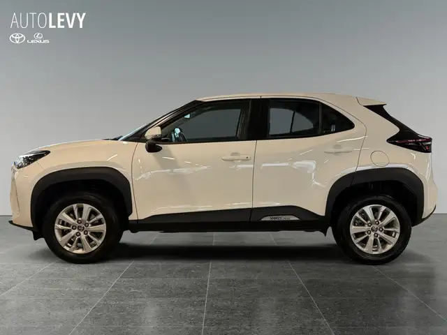 Toyota Yaris Cross view 3