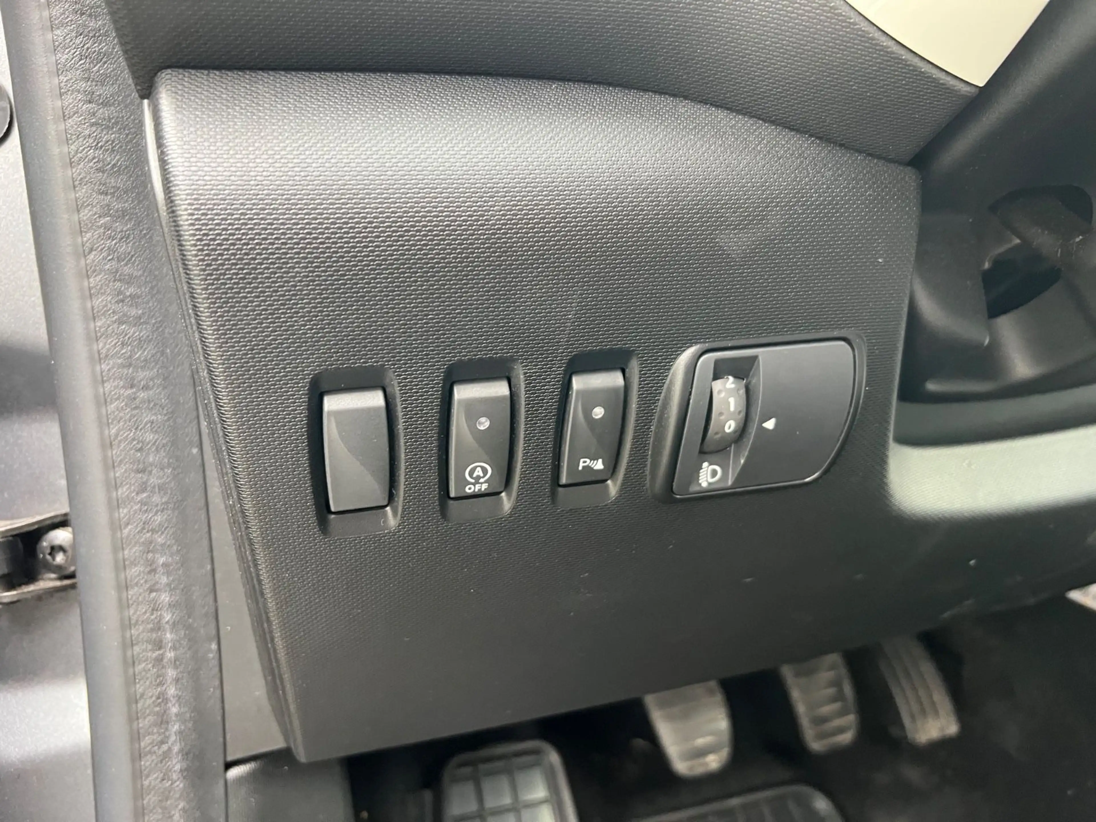 Renault Twingo Limited — photo 15