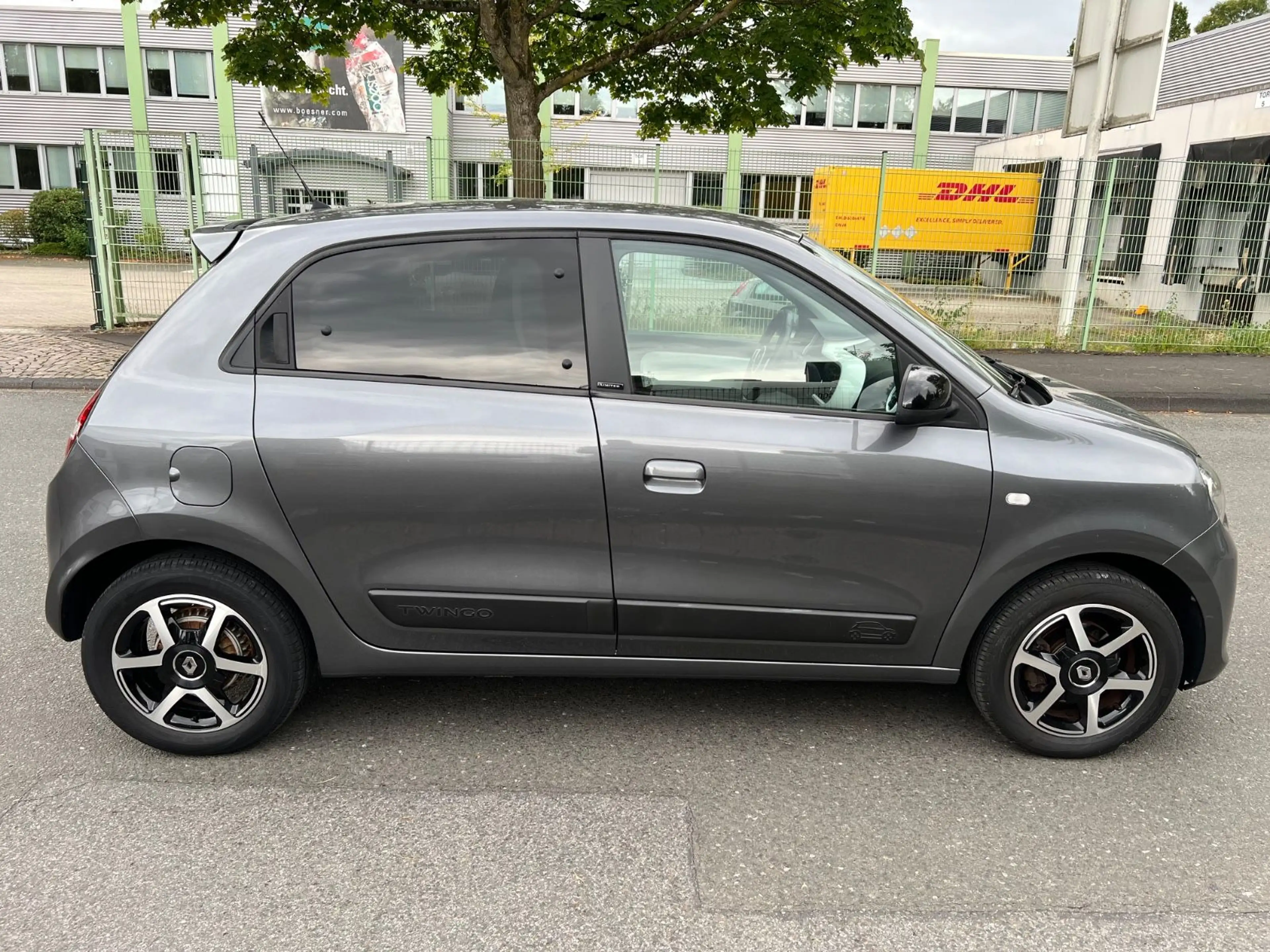 Renault Twingo Limited — photo 7