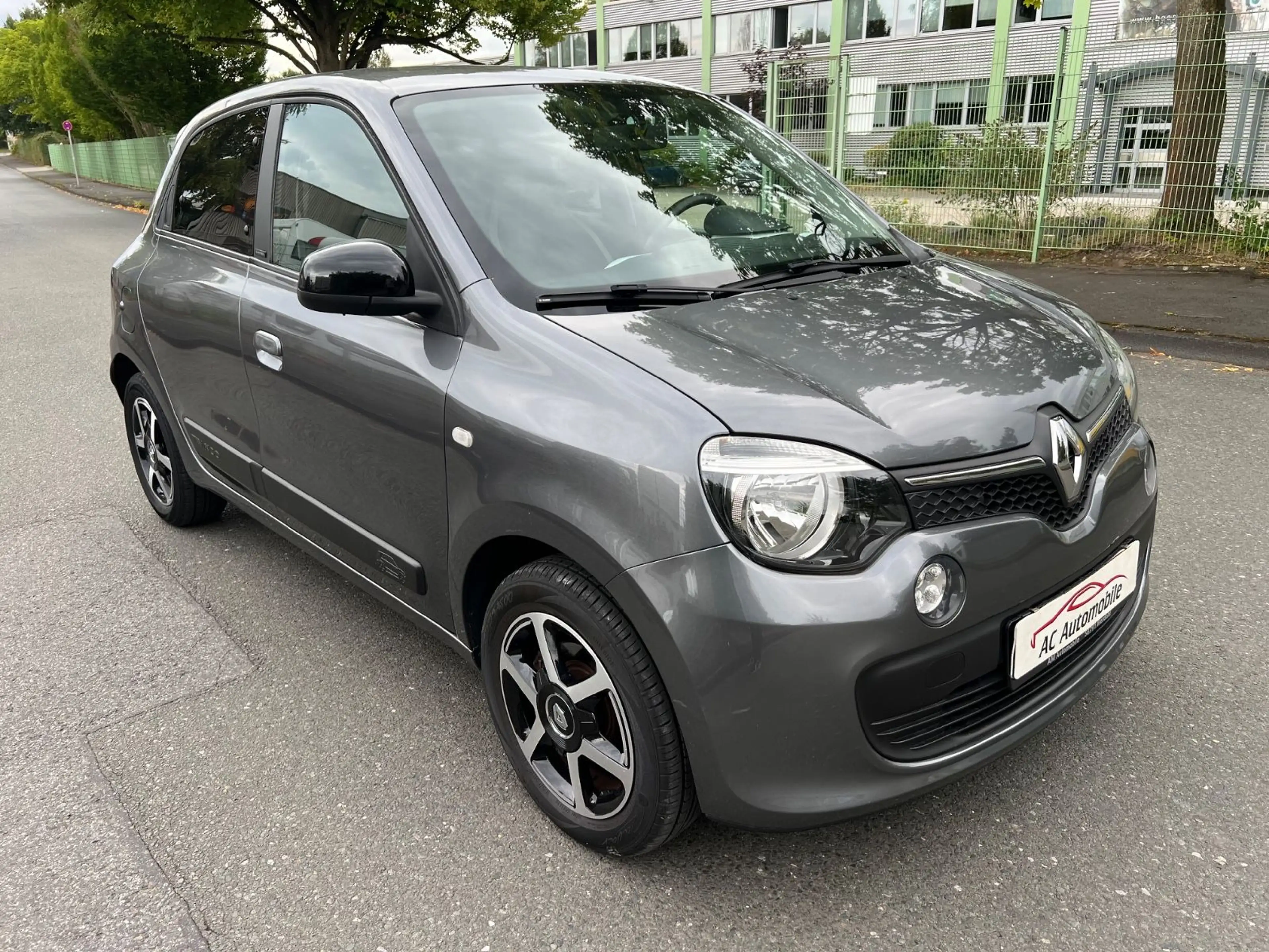 Renault Twingo Limited — photo 2