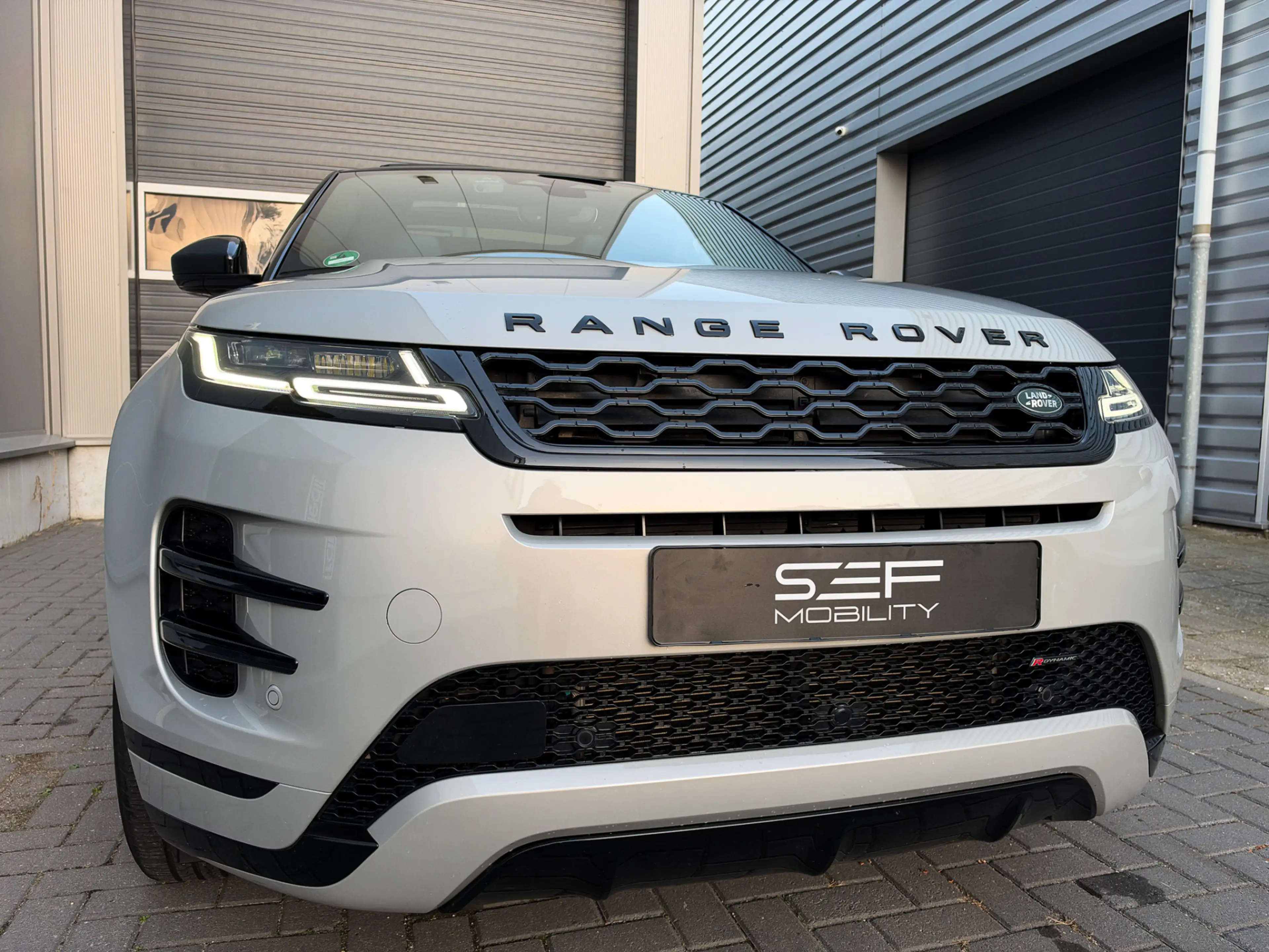 Land Rover Range Rover Evoque 1.5 P300e AWD R-Dynamic S 309PK | Pano | Matrix | — photo 7