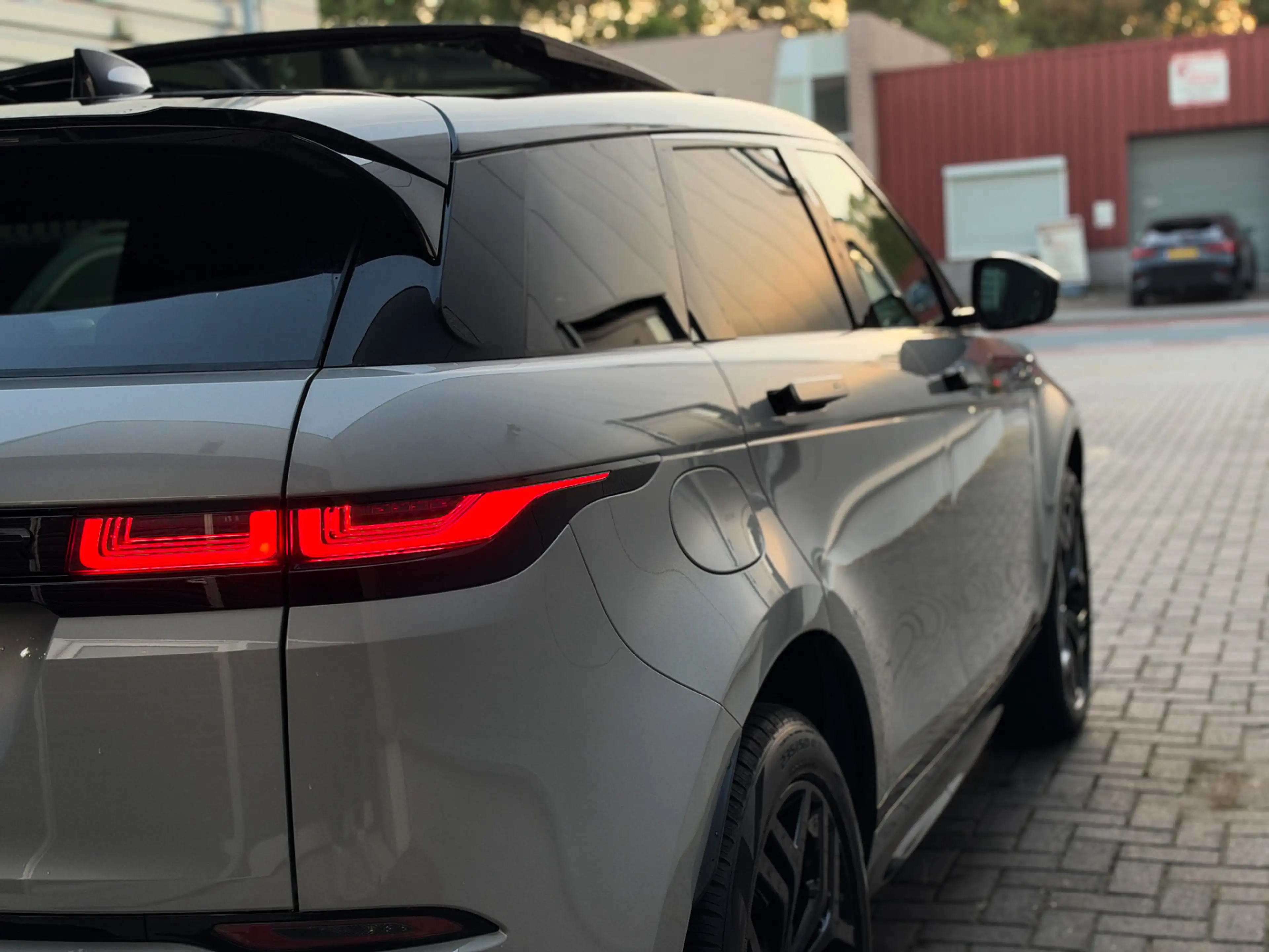 Land Rover Range Rover Evoque 1.5 P300e AWD R-Dynamic S 309PK | Pano | Matrix | — photo 14