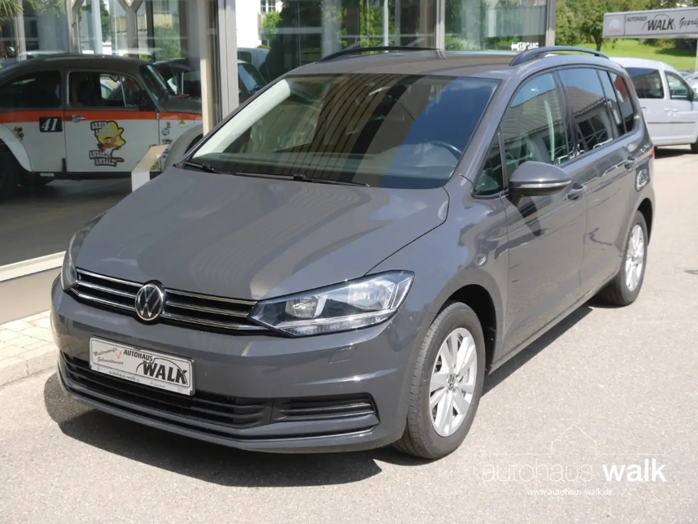 Volkswagen Touran 2.0 TDI DSG Comfortline Navi AHK RFK Grijs - 2