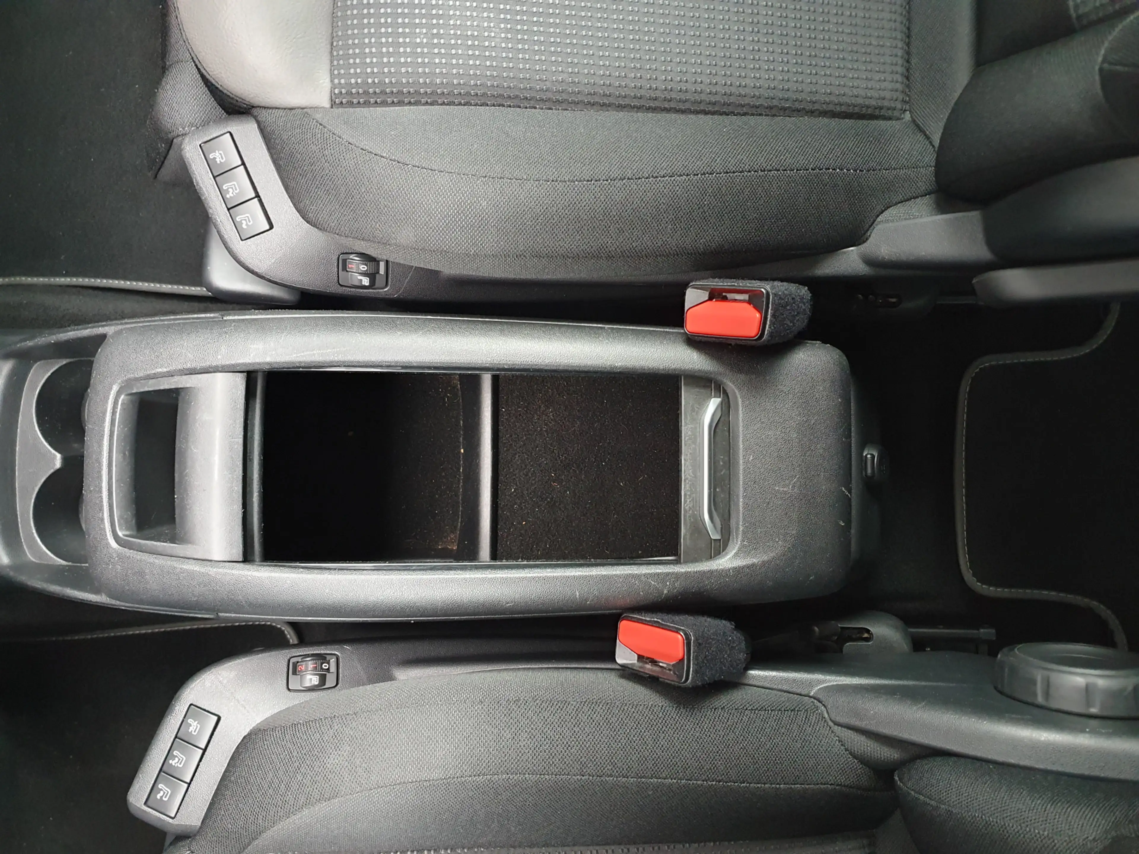 Citroen Grand C4 Picasso 1.2 PureTech Business PDC/TREKH./NAVI/CRUISE/CLIMA — photo 46
