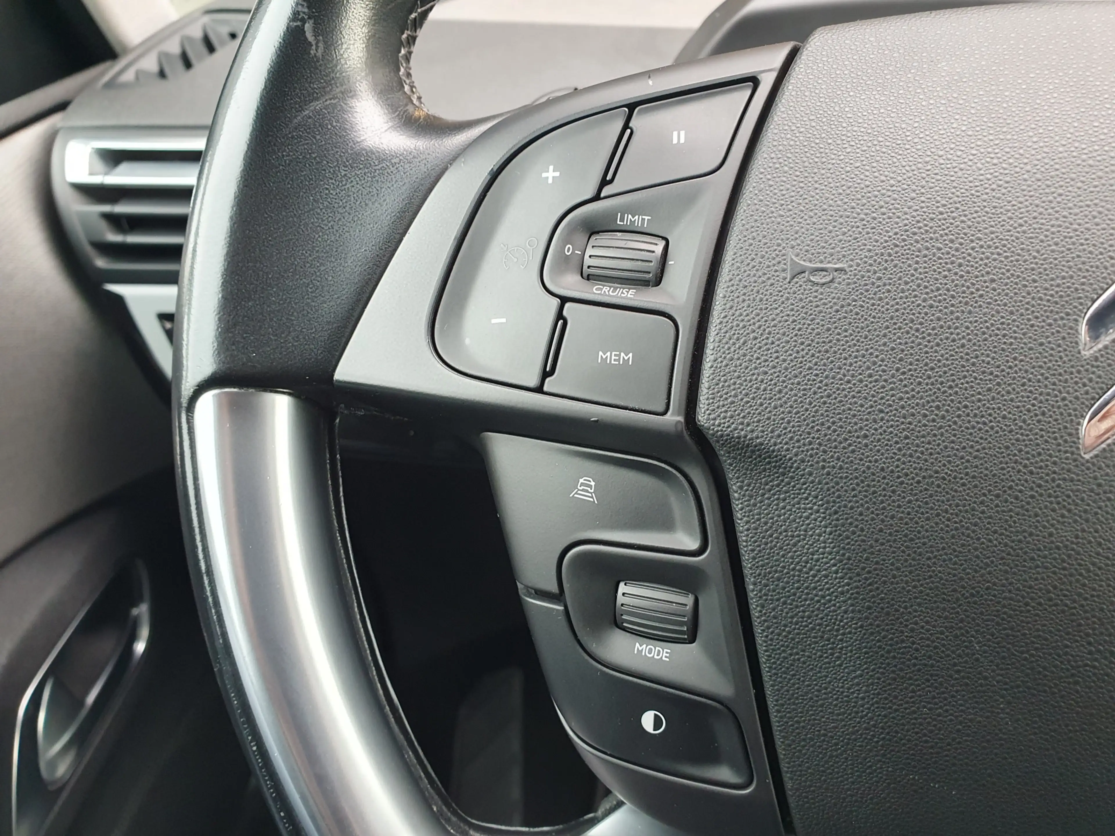 Citroen Grand C4 Picasso 1.2 PureTech Business PDC/TREKH./NAVI/CRUISE/CLIMA — photo 42