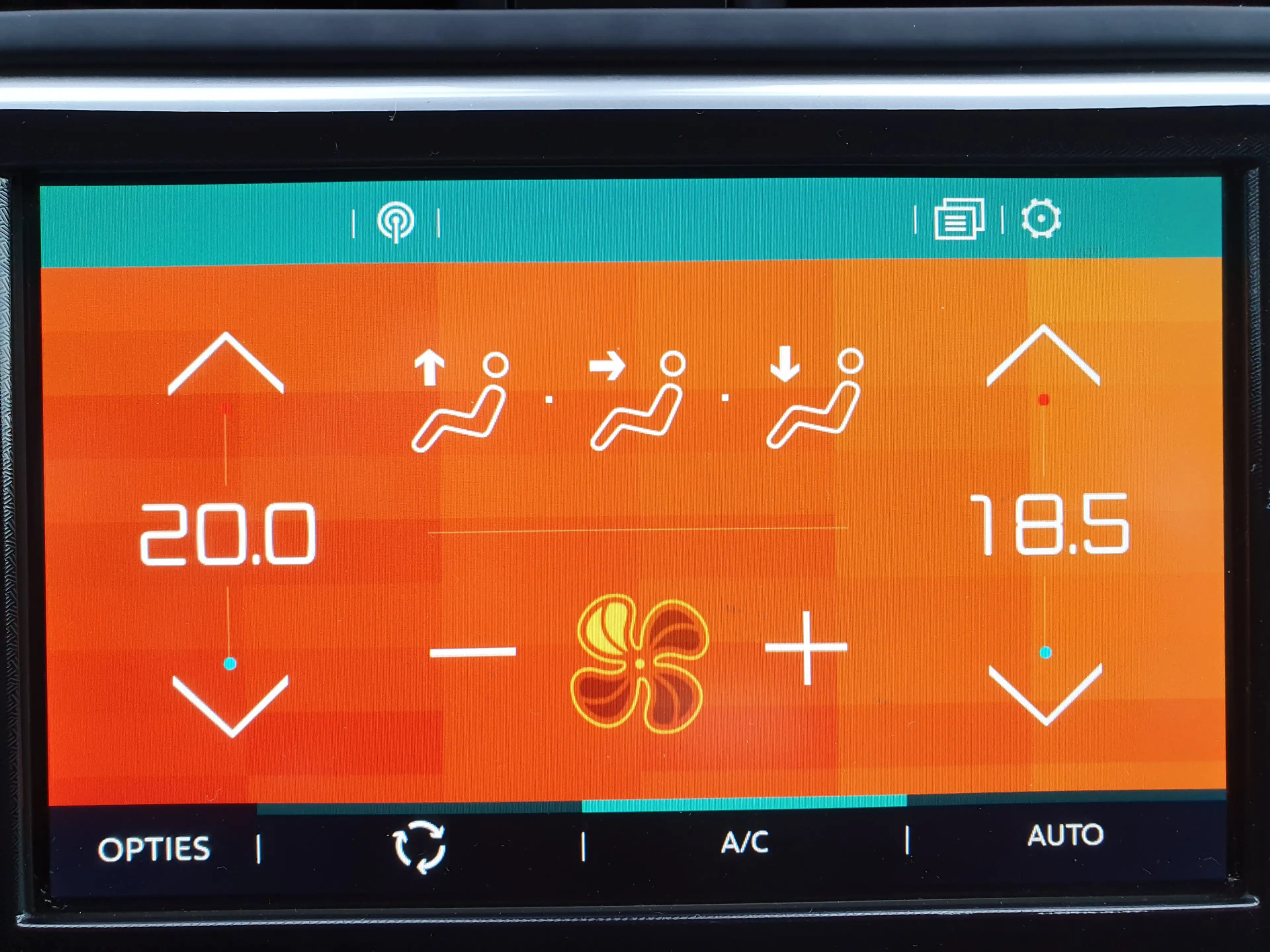 Citroen Grand C4 Picasso 1.2 PureTech Business PDC/TREKH./NAVI/CRUISE/CLIMA — photo 33