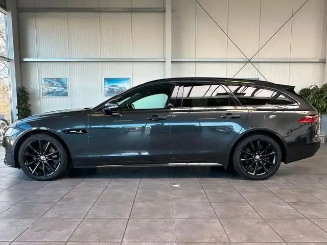 Jaguar XF view 2