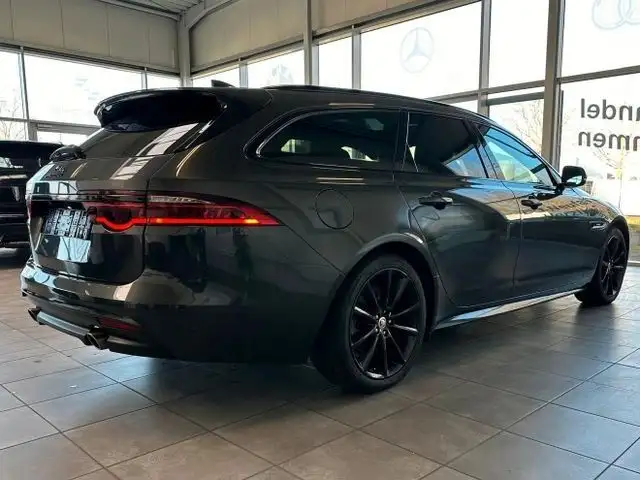 Jaguar XF view 5