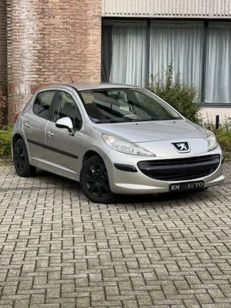 Peugeot 207 1.4i essence Argent - 2