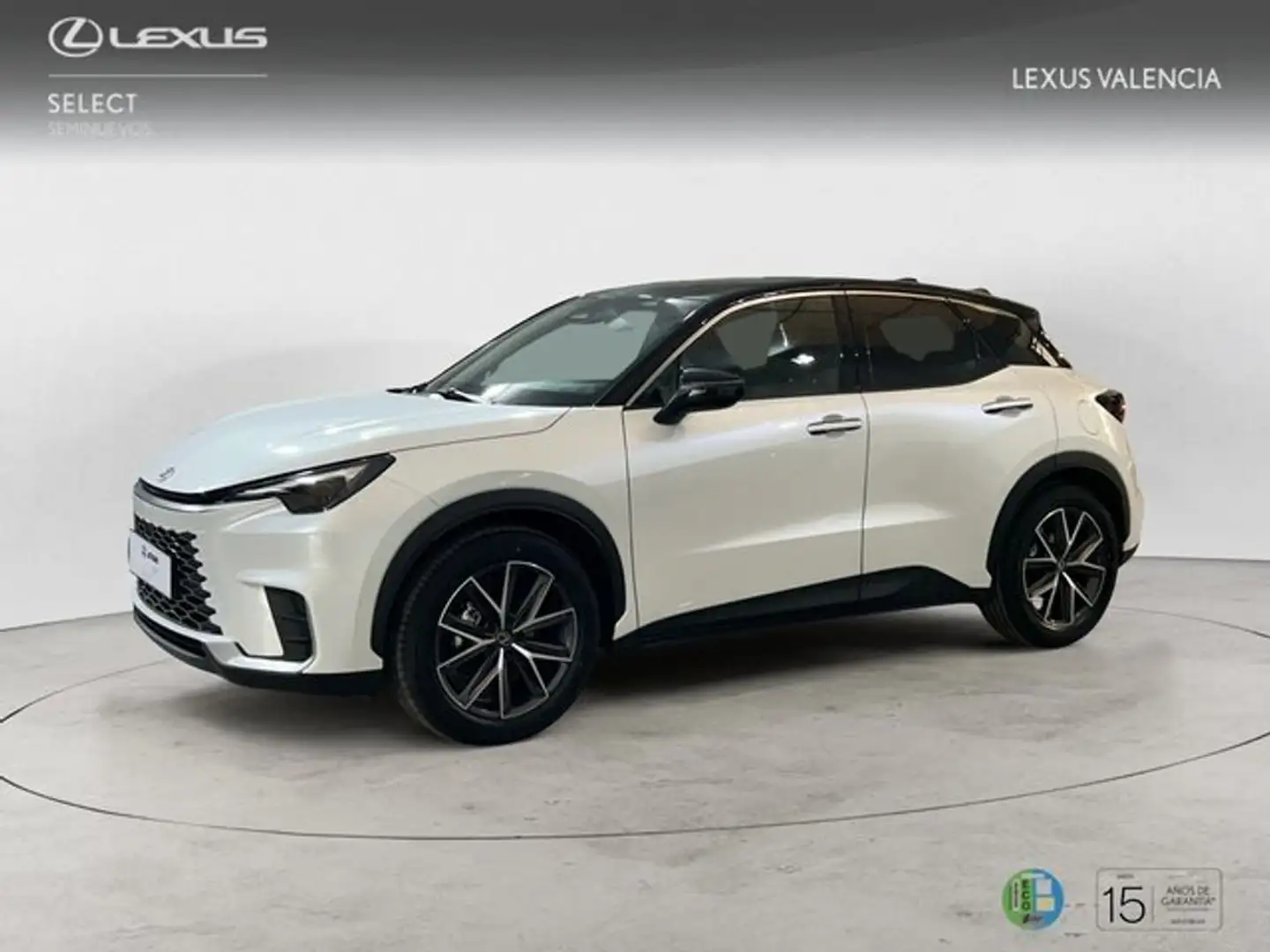 Lexus LBX EMOTION Weiß - 1