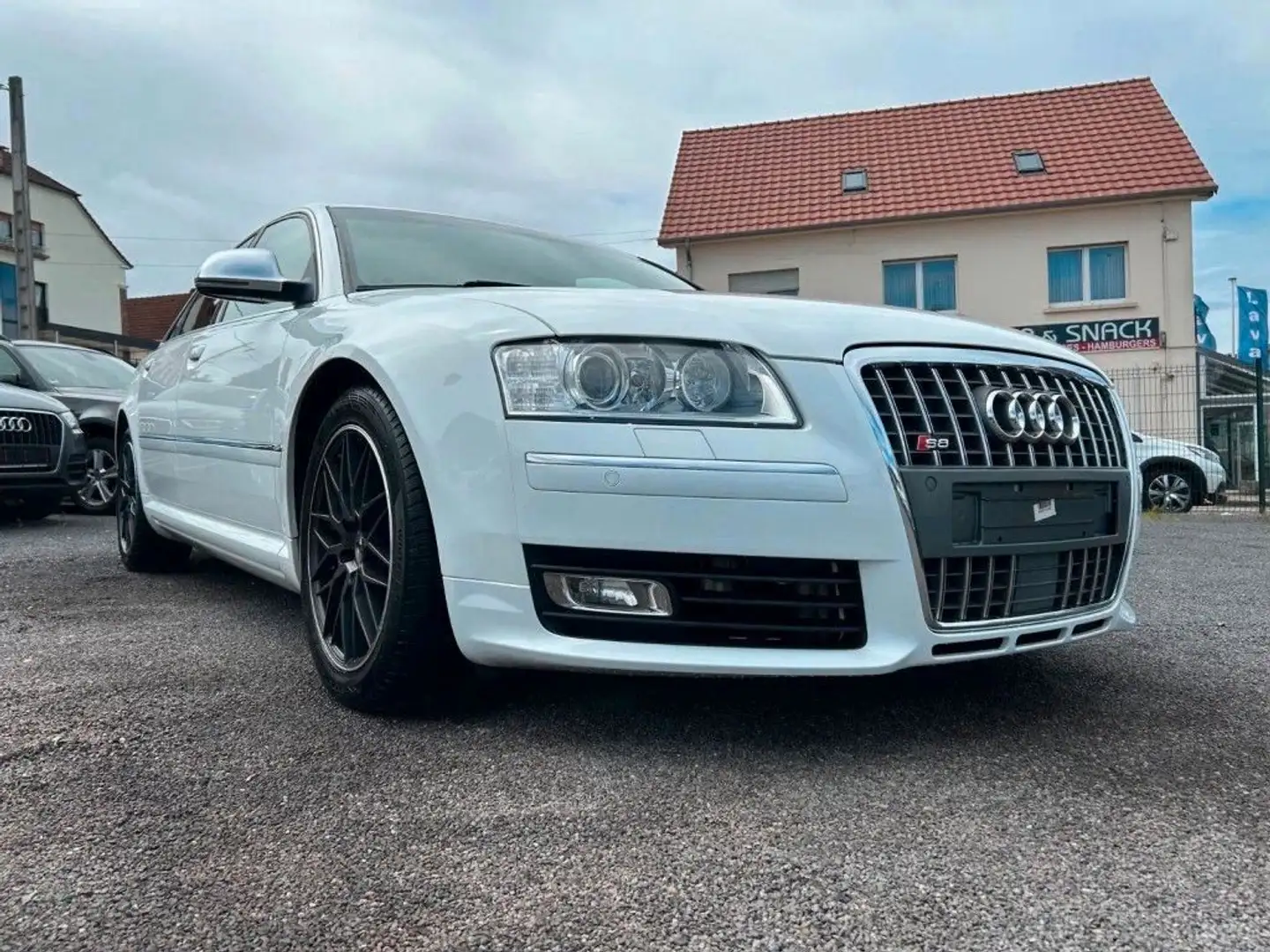 Audi S8 5.2 QUATTRO ACC + STAND-HZ+ SITZBEL + B & O Weiß - 1