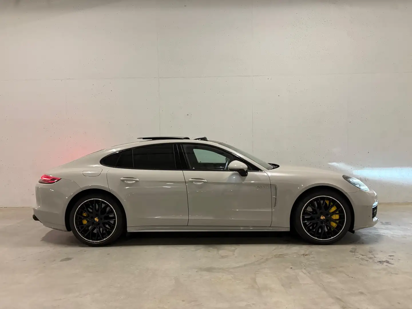 Porsche Panamera 4.0 Turbo S E-Hybrid Burmester 360cam Pano Leer Gris - 2