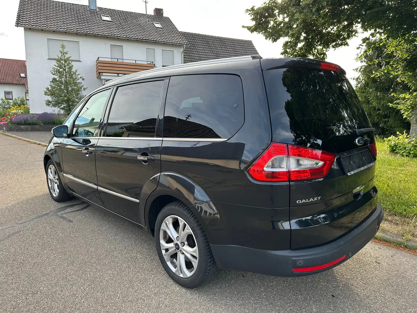 Ford Galaxy 2.0 Titanium *Automatik*7-Sitzer*Xenon*Navi*Pano* Schwarz - 2