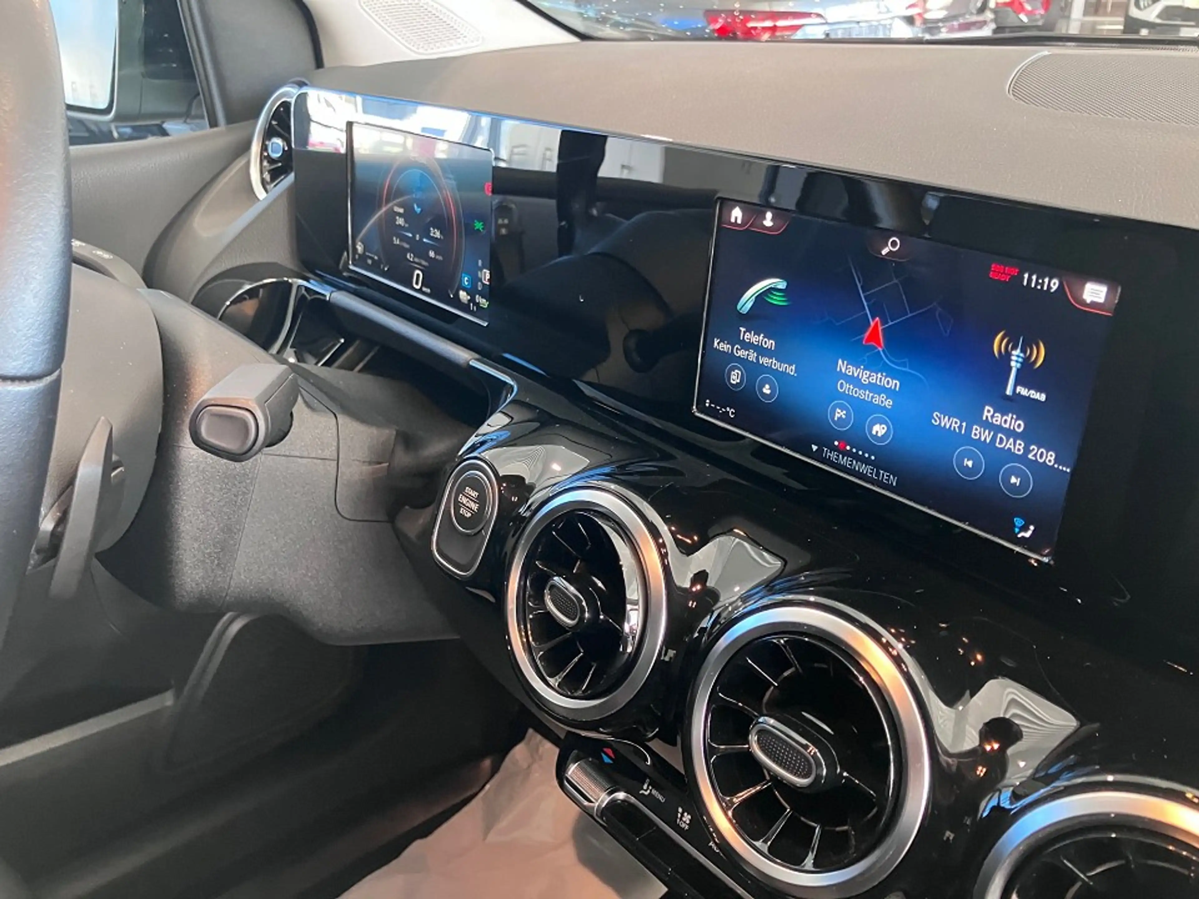 Mercedes-Benz B 250 e Style Automatik - Navi/ Kamera/ AHK — photo 11
