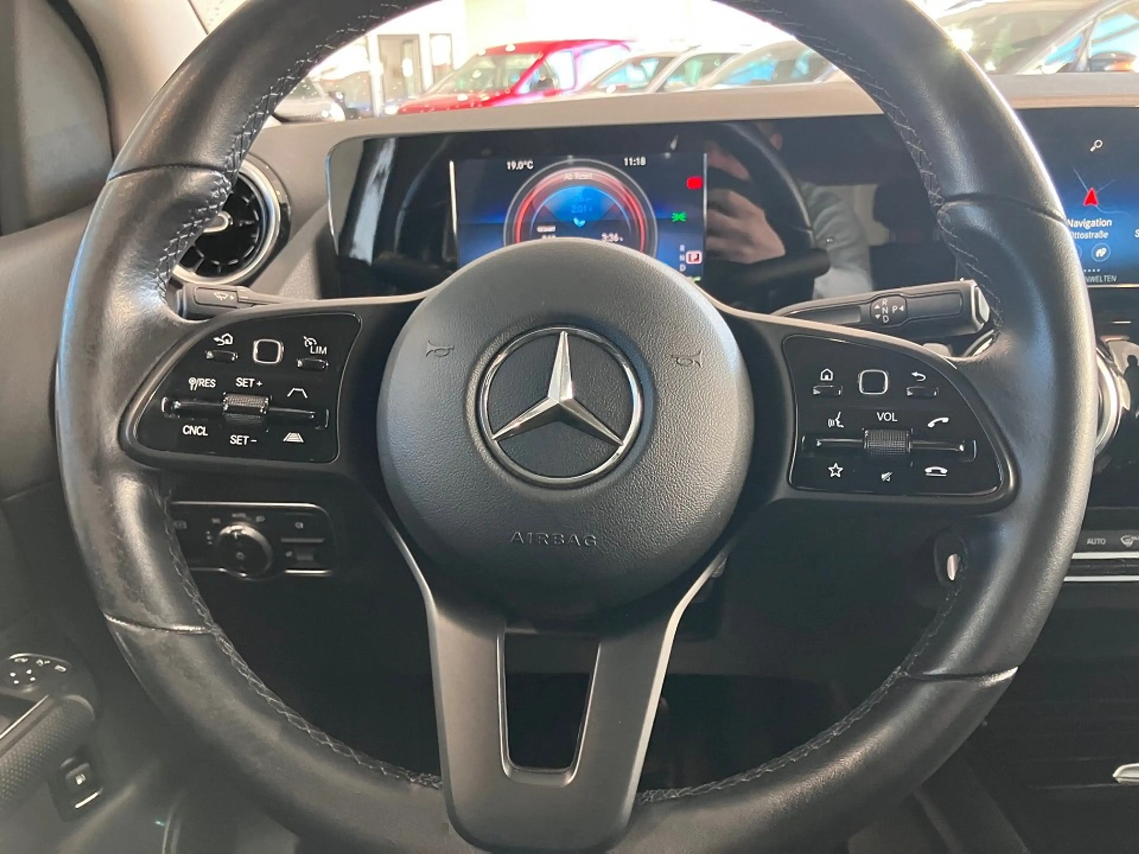 Mercedes-Benz B 250 e Style Automatik - Navi/ Kamera/ AHK — photo 9