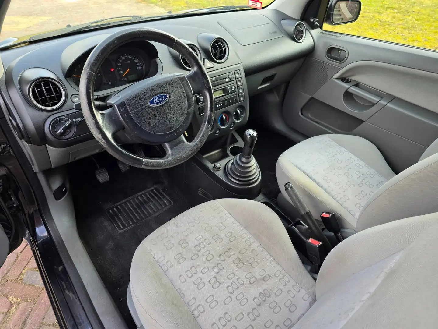 Ford Fiesta 1.3 16V sport AIRCO Zwart - 2