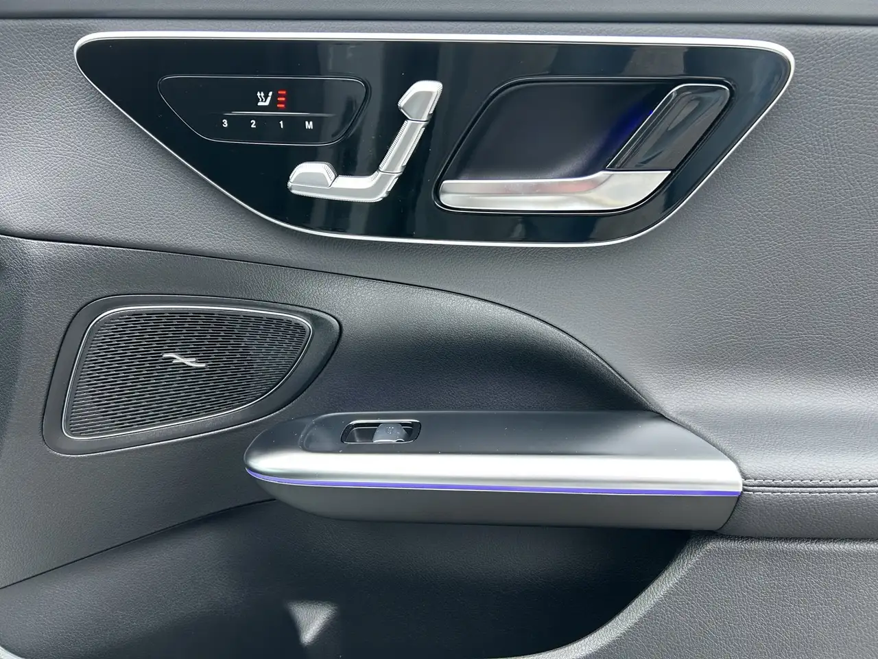 Mercedes-Benz C 220 d EDITION AMG PANO DIGLIGHT MEMORY KEYGO 17