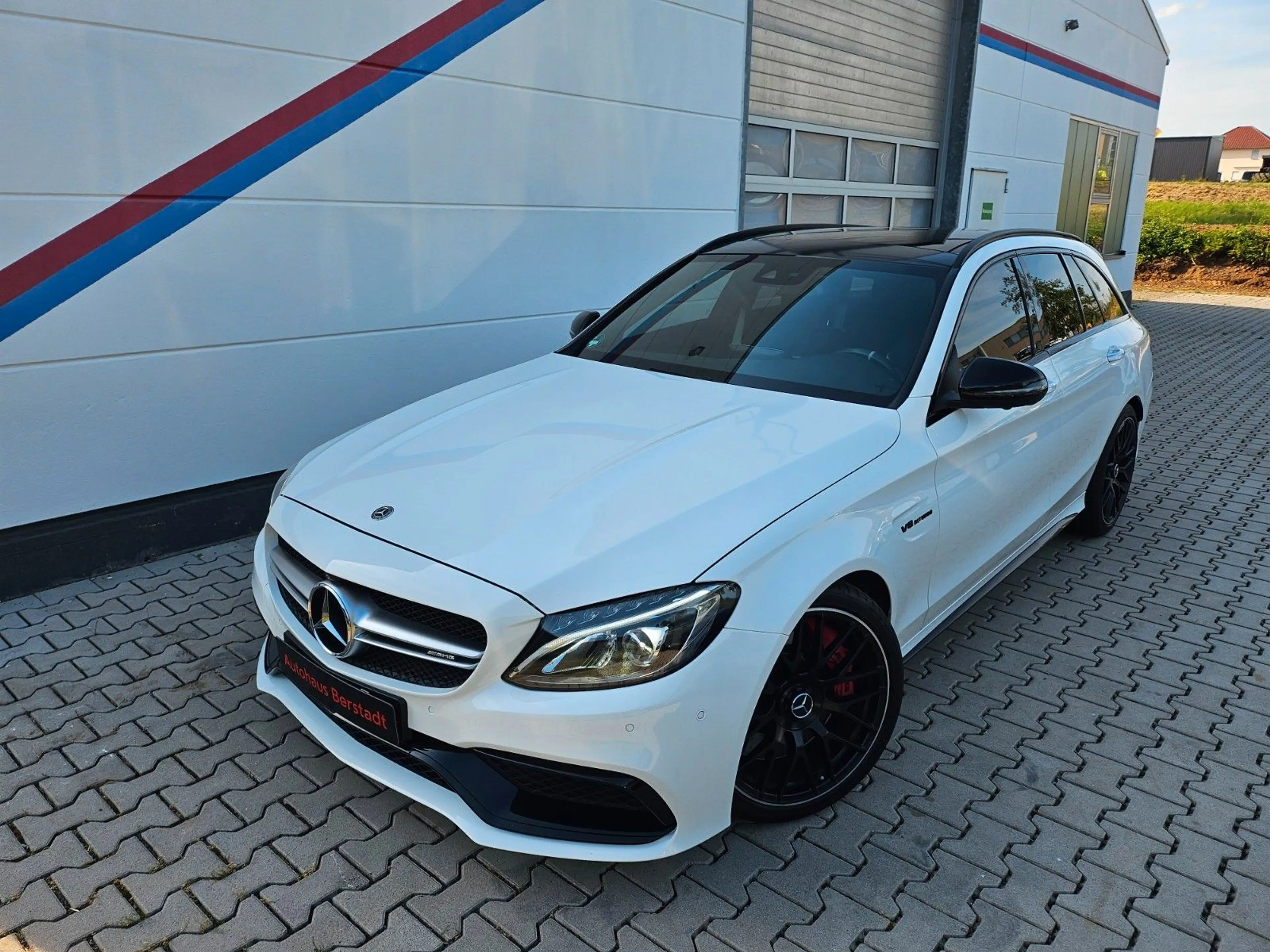 Mercedes-Benz C 63 AMG C 63 S AMG NAVI*KAMERA*PANORAMA*SPORTABGASANLAGE — photo 2