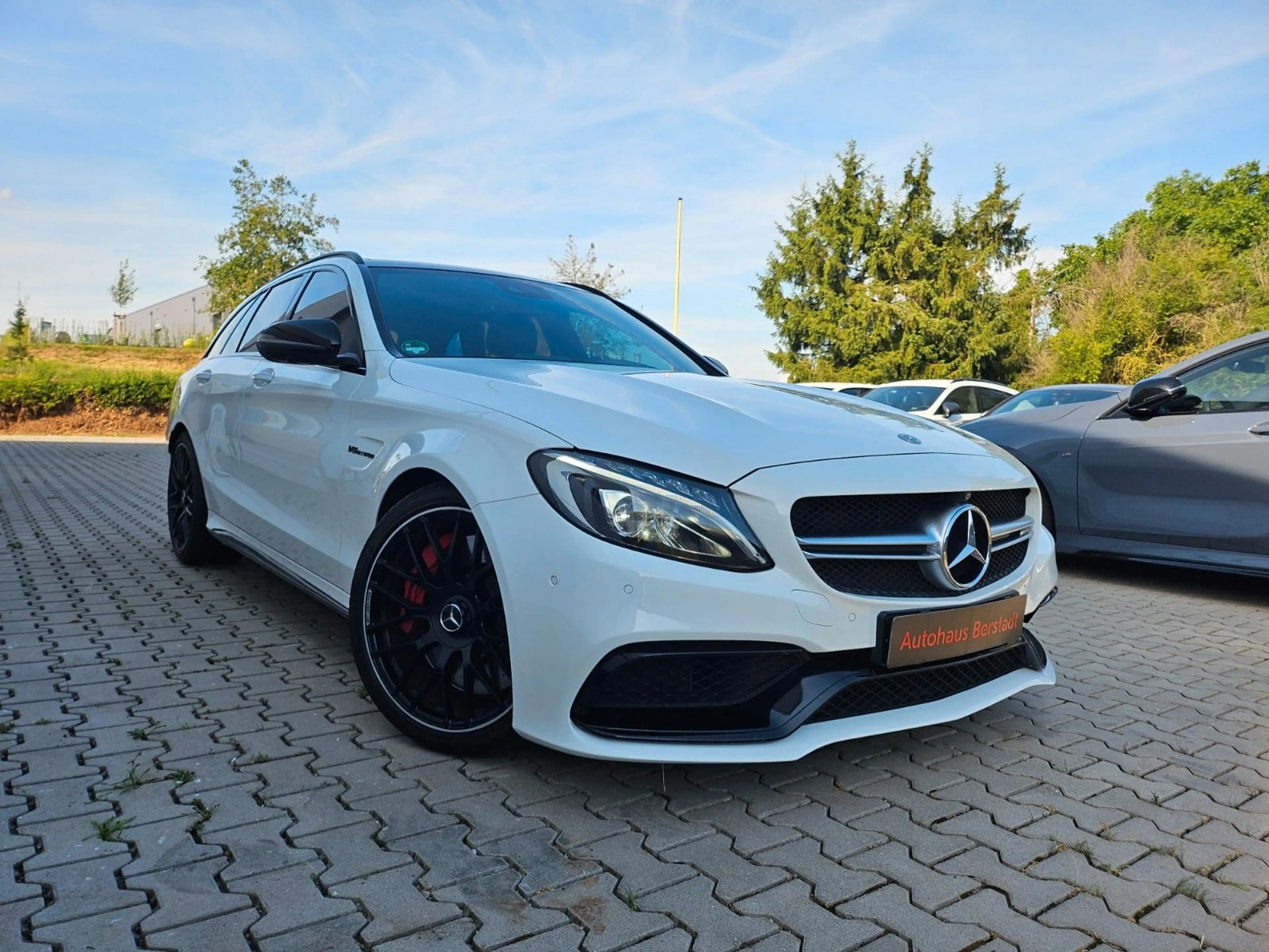 Mercedes-Benz C 63 AMG C 63 S AMG NAVI*KAMERA*PANORAMA*SPORTABGASANLAGE — photo 4