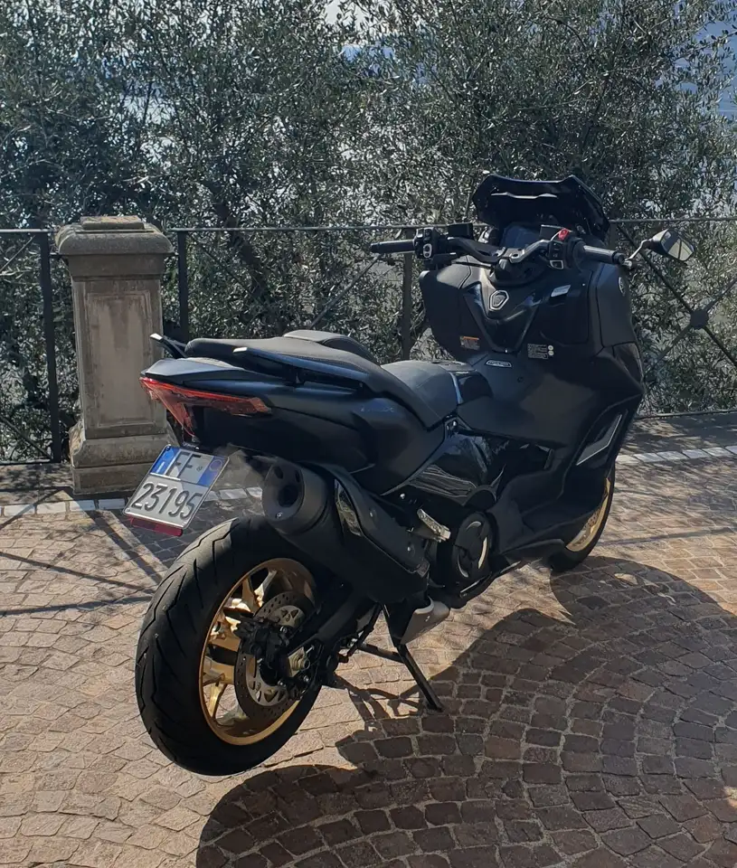 Yamaha Tmax 560