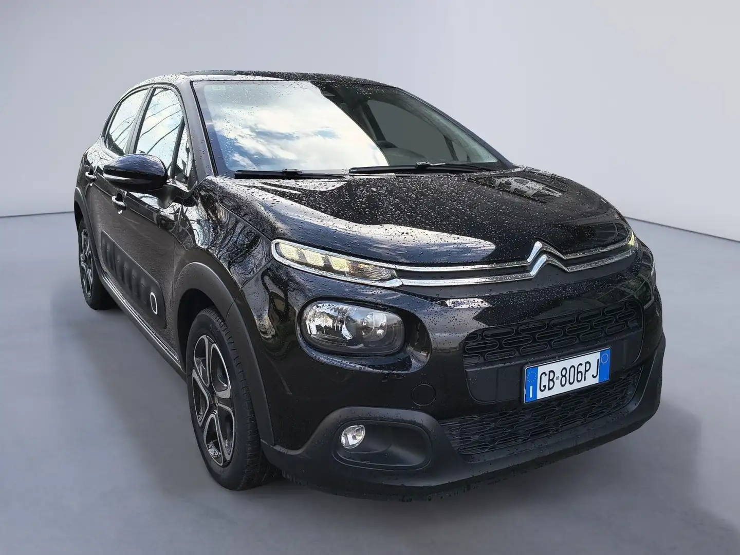 Citroen C3 Citroën C3 1.2 PureTech 83 CV S&S Shine Zwart - 1