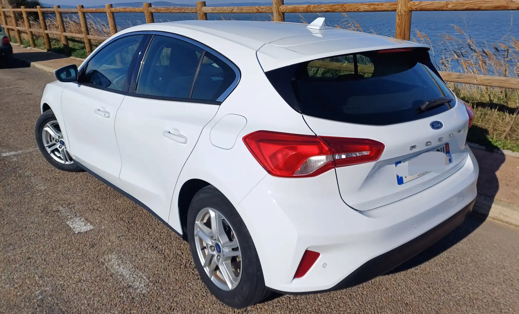 Ford Focus 1.0 EcoBoost 100 S TREND BUSINESS Blanc - 2