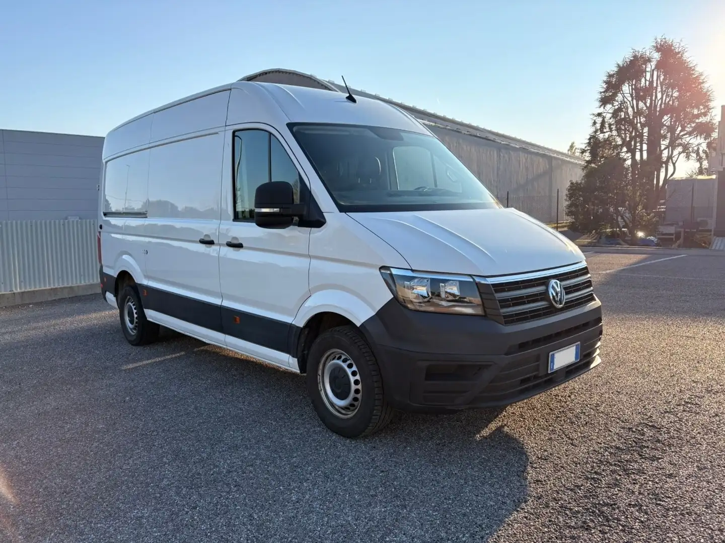 Volkswagen Crafter 30 2.0 tdi 140cv L3H2 Logistic my19 Blanc - 1